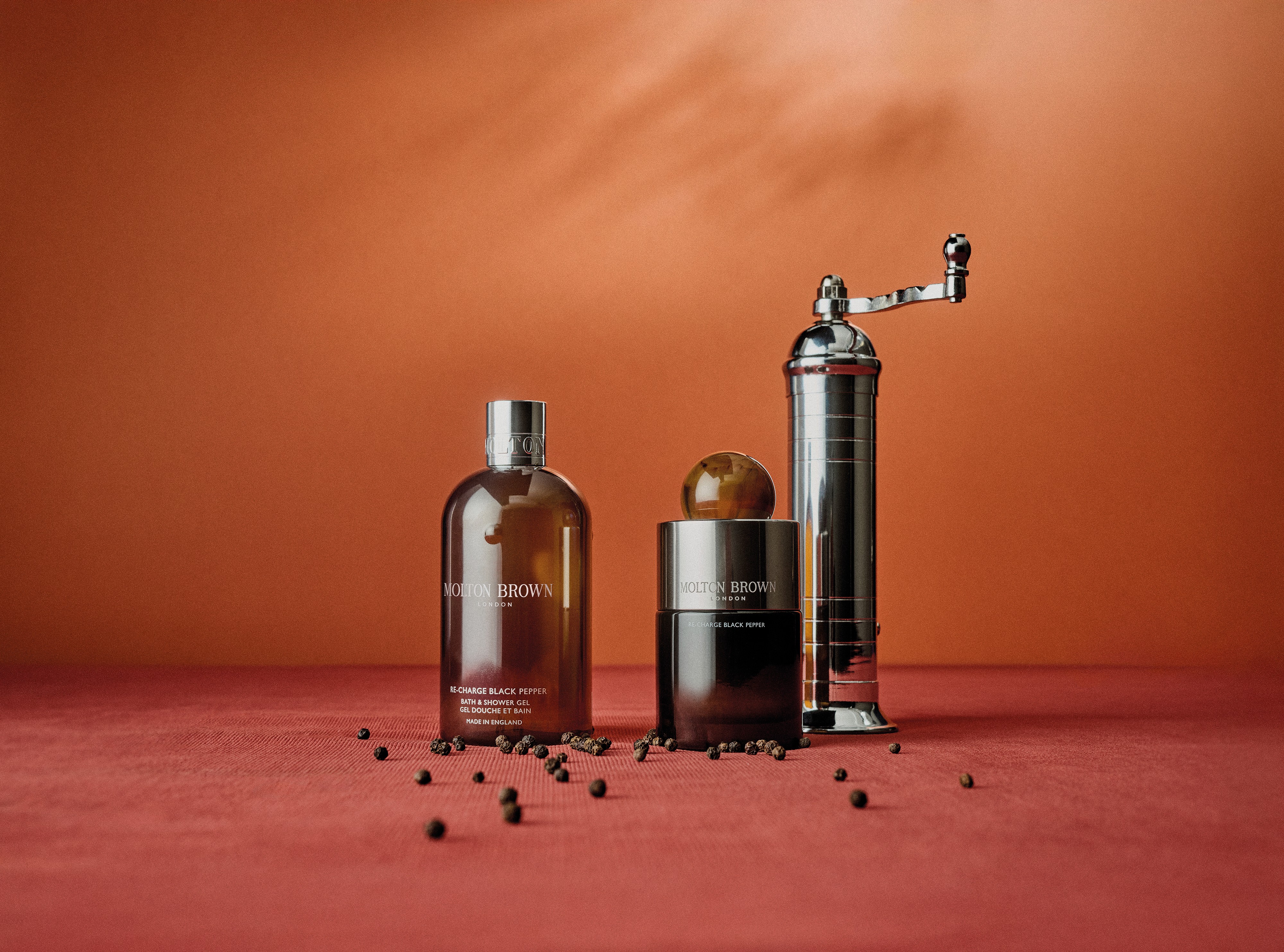 香水(ユニセックス) Molton Brown Re-Charge Black Pepper 保存版】モルトンブラウンの香水「Re-charge Black Pepper Eau